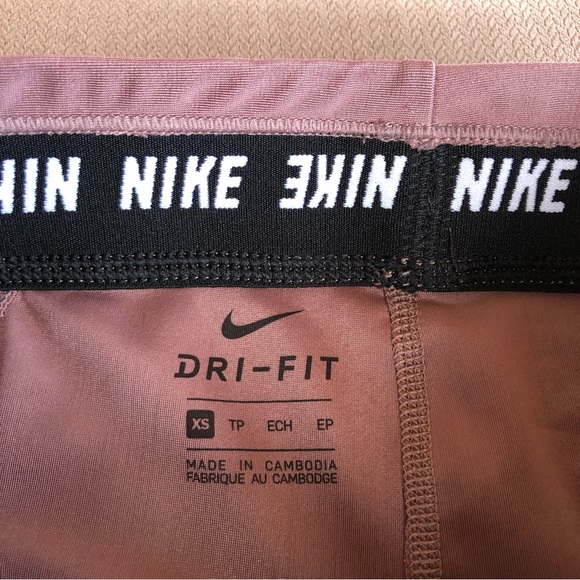 Nike Dri-Fit Workout Dusty Rose Drawstring Side Pockets Capri Leggings XS - Picture 7 of 14